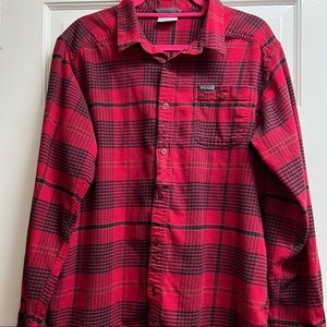 Men’s Columbia Flannel Button Up Shirt.